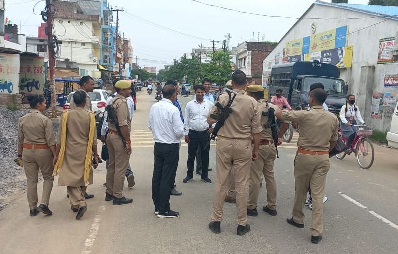 Action lasted for nine hours, the team took possession of literature and mobile phones