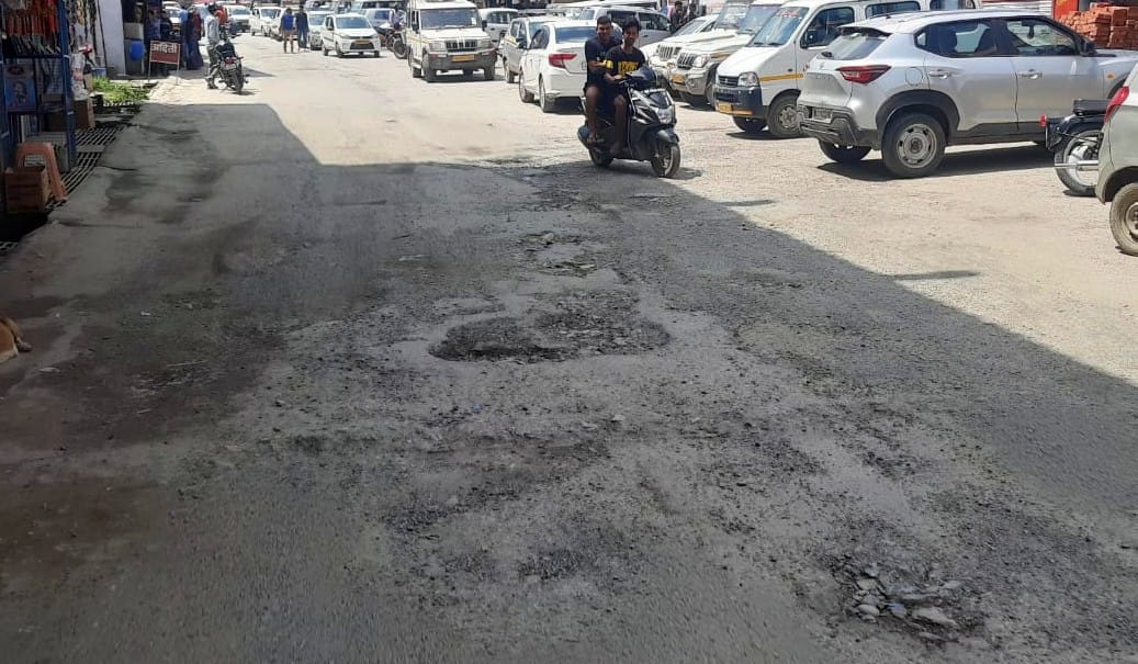 More holes in pithauragarh road
