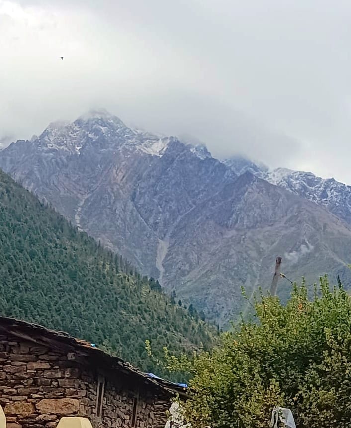 Snowfall In Pithoragarh: First snowfall of season in high Himalayan region Uttarakhand news in hindi