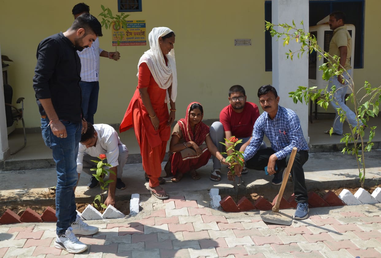 Positive News: JE Brijesh, who is playing the role of environmental watchdog with duty, has planted 3000 plants in eight years under environmental protection campaign