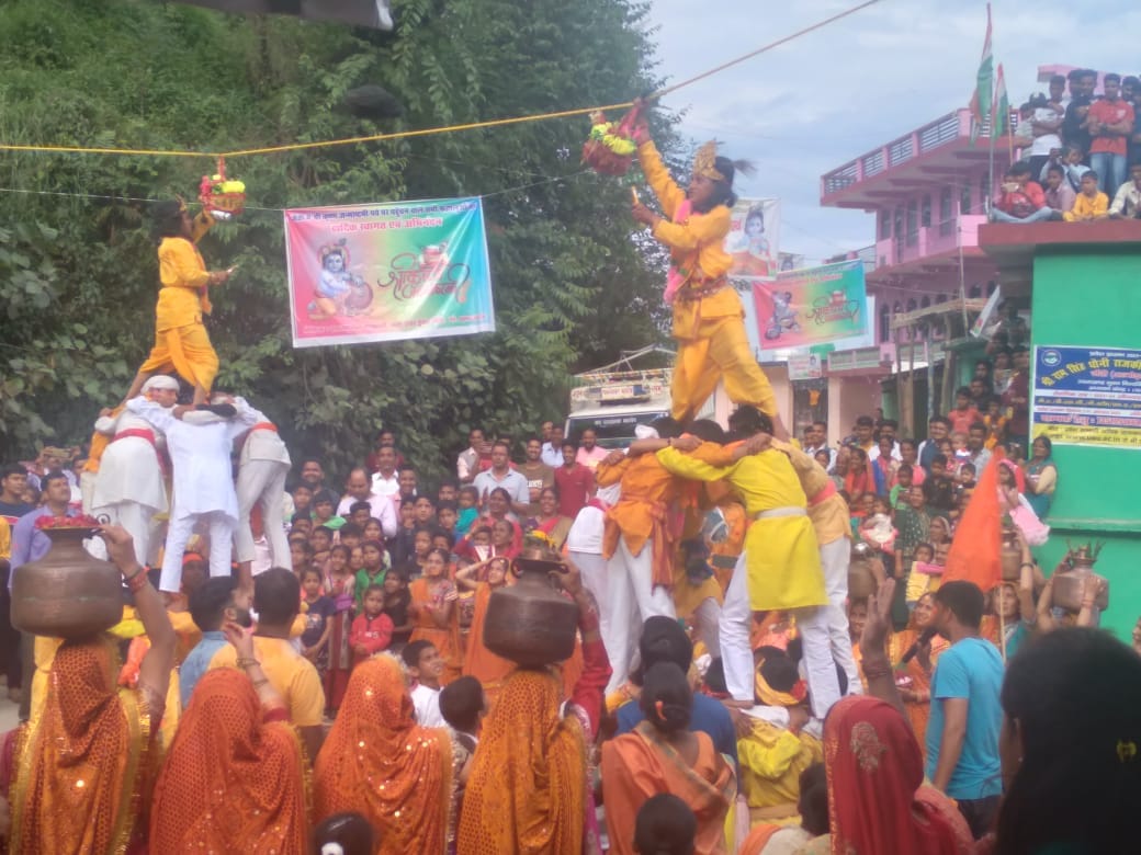 On Janmashtami, Govinda broke the yogurt pot