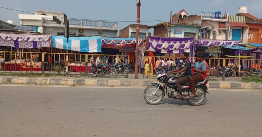 Pavement of Assam Highway occupied, notice to 40 shopkeepers