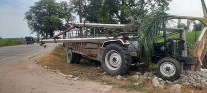 Two pillars of high tension line fell due to tractor-trolley collision