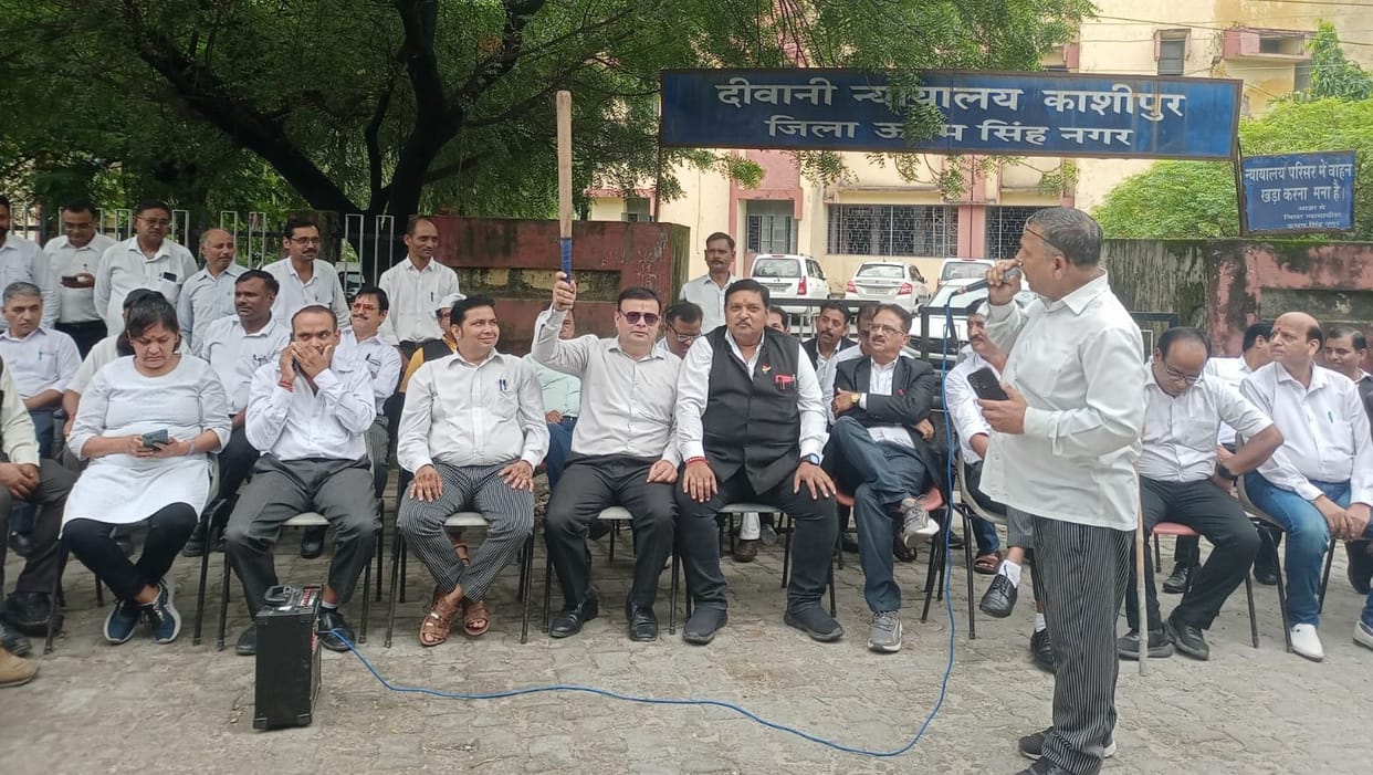 Advocates Protest over Hapur Lathicharge