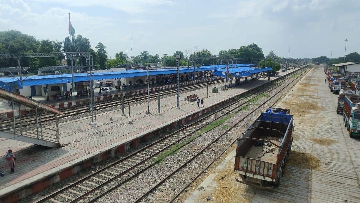 How will the railway line be laid till Bansi?