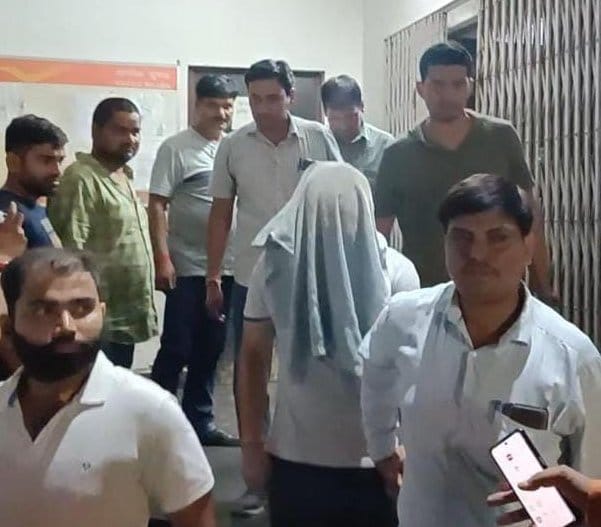 CBI took the postmaster accused of demanding bribe to Lucknow after 10 hours of interrogation and investigation