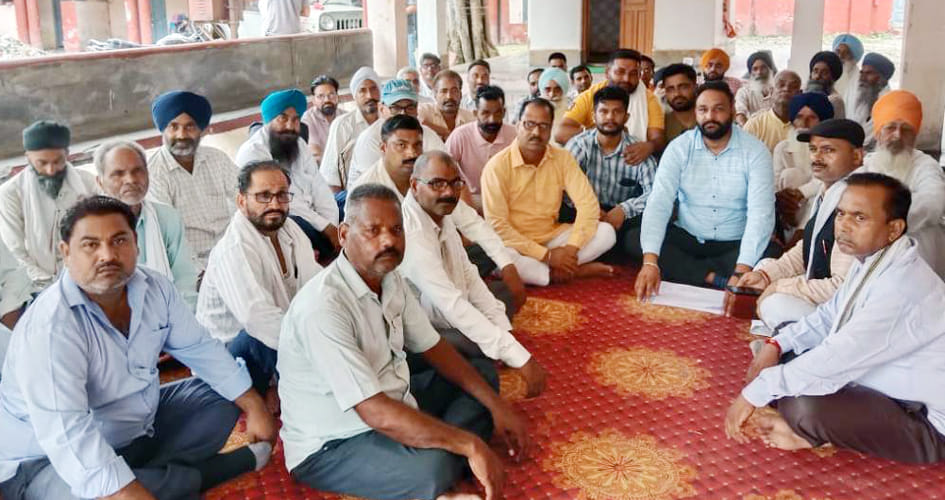 Farmers submitted memorandum regarding demands after panchayat