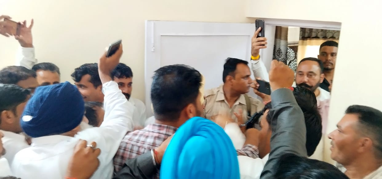 Kumari Selja's group is dominating in front of Congress observers, opinion known as per assembly