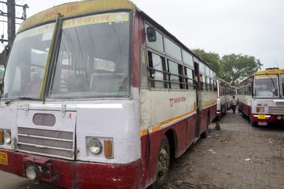 Number of passengers decreased on Badaun-Delhi route, buses coming empty