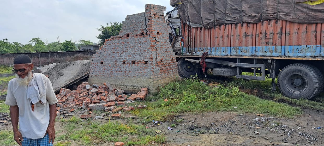 House razed to the ground due to truck collision