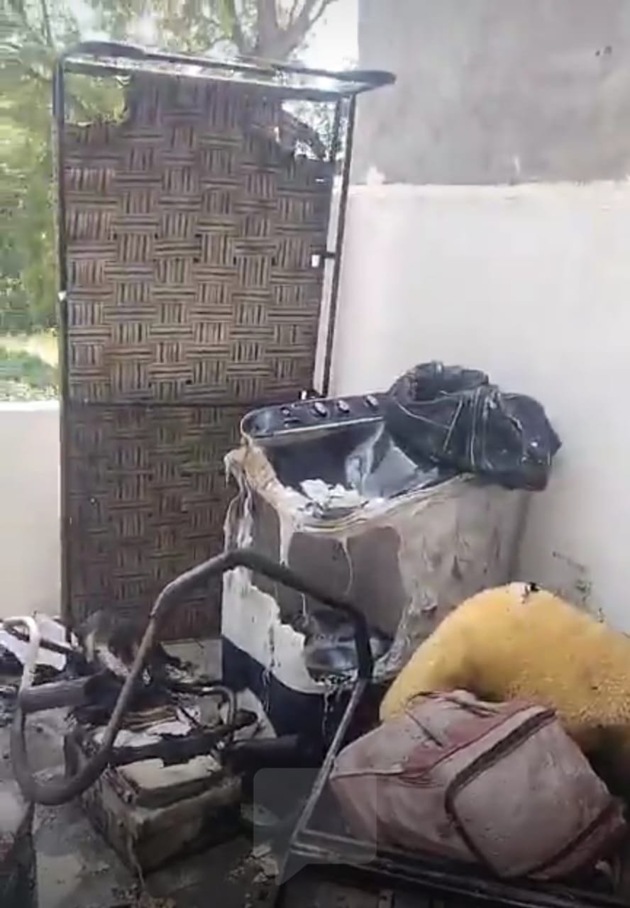 House caught fire in Bhatia Colony, goods burnt