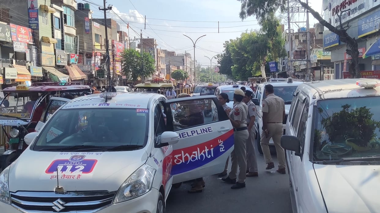 Police raid on spa center, four couples caught