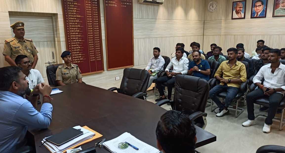 Student leader met DM