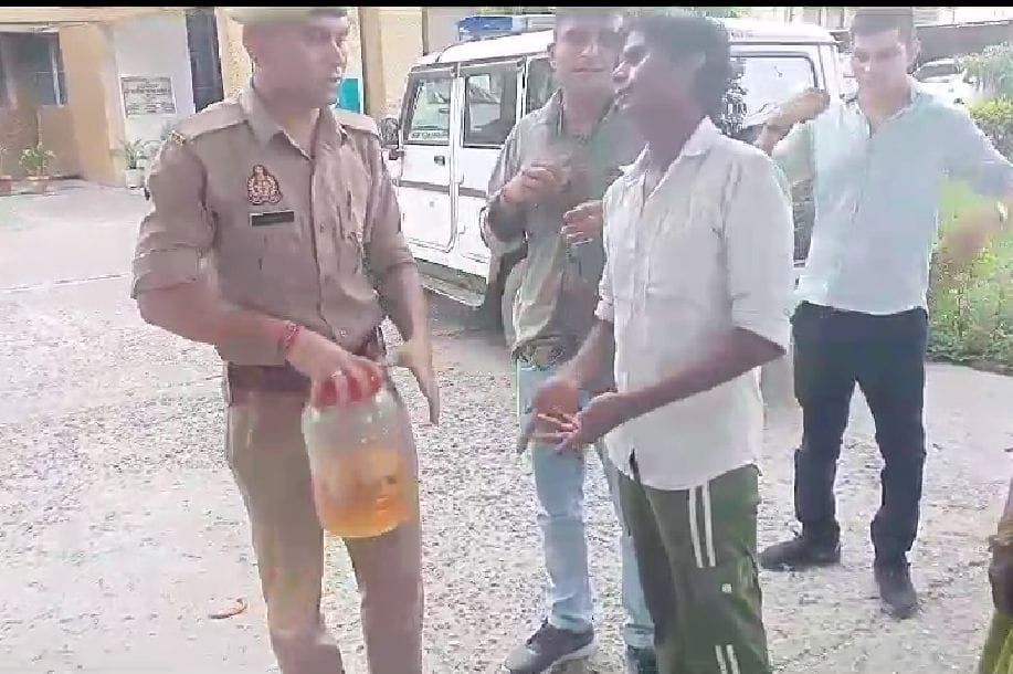 Police is not taking action, victim reached SP office with petrol