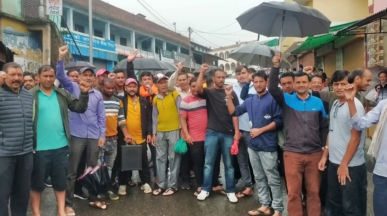 Gangolihat market kept closed to demand removal of doctor