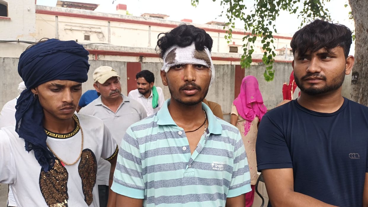 Fight between two parties over railway parking in Jakhal