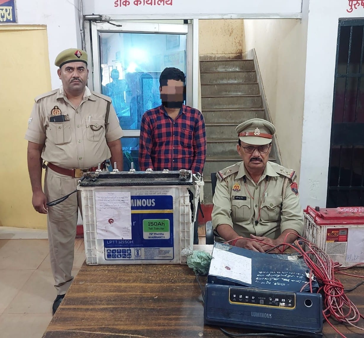 A criminal caught in theft from tractor workshop