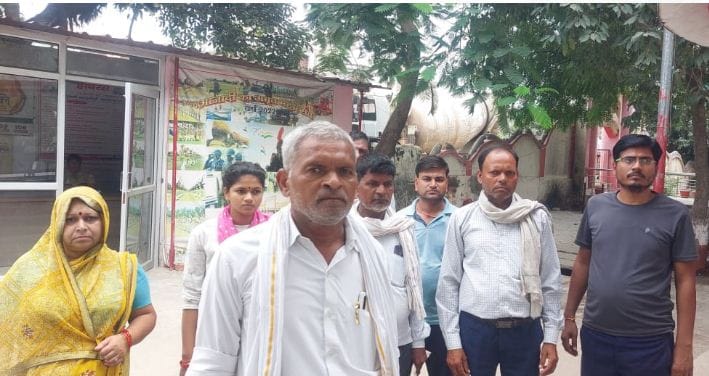 Pradhan son-daughter were threatened and taken away with cash jewellery