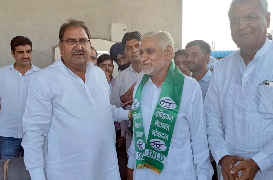 Zilla Parishad member from Zone 4 Omprakash leaves BJP and joins INLD