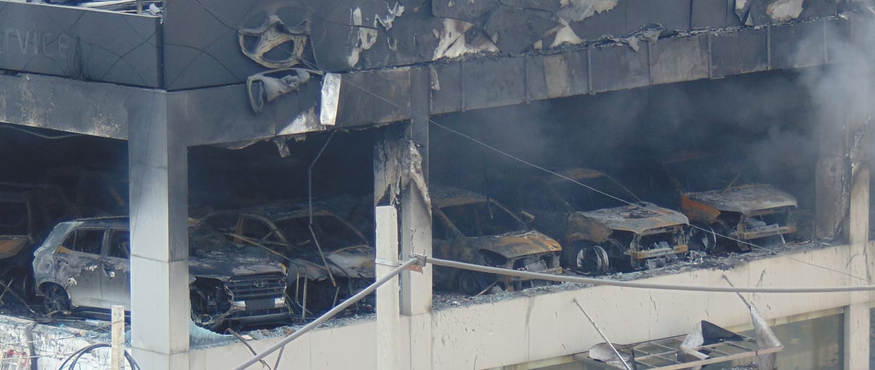 Fire broke out due to short circuit in showroom, 50 cars burnt