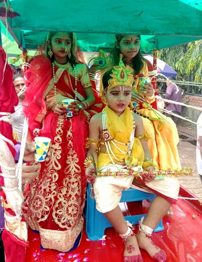 Shri Krishna's procession taken out in Kakrala