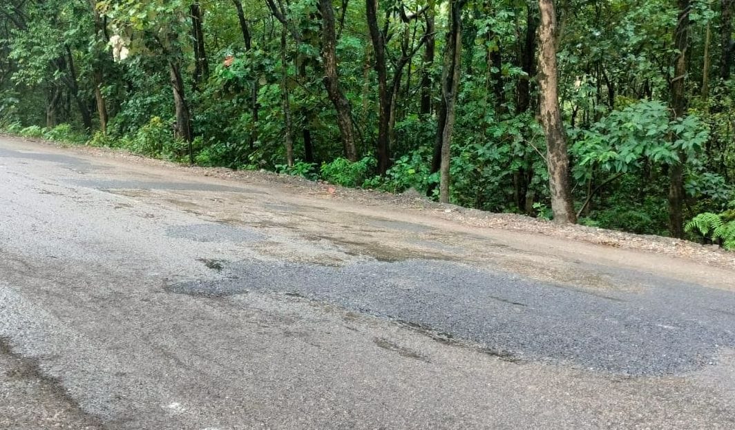 filling of potholes in haldwani-rudrapur road