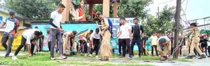 Shahjahanpur News: एनसीसी कैडेट ने स्वच्छता अभियान चलाया NCC cadet launched cleanliness campaign