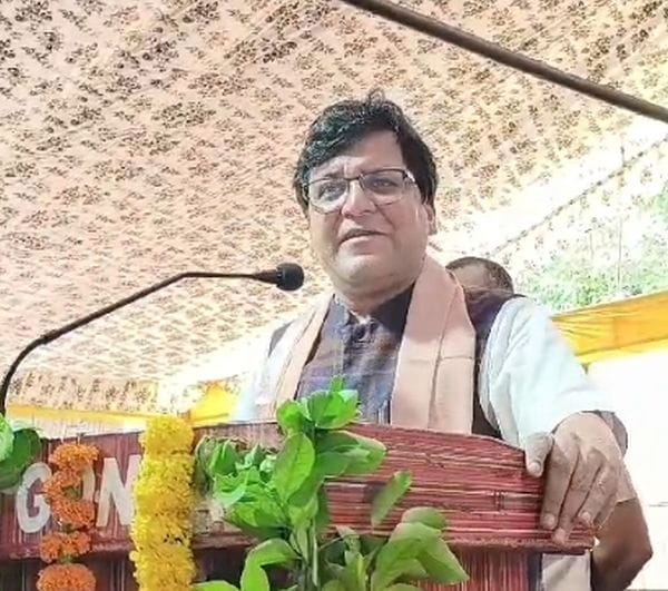 India alliance leaders have old connection with corruption: Nitin