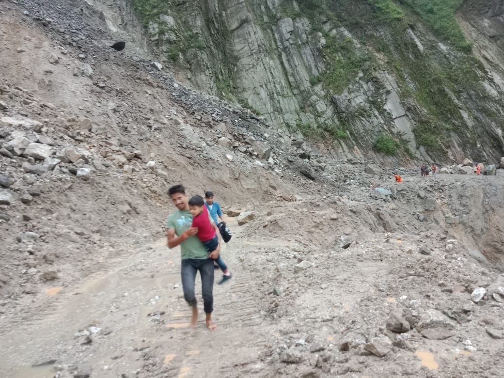 Difficulty of closed road, when will preparations for alternative route be made?