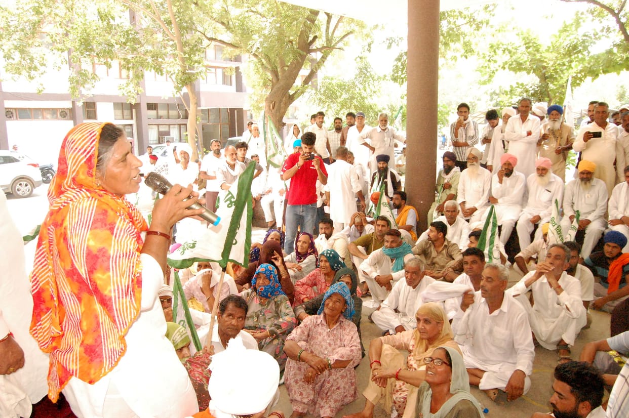 BKU demonstrated to demand compensation