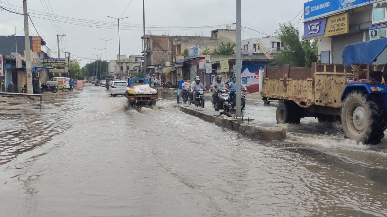 Clouds rained heavily in Bahadurgarh, 55 mm water fell.
