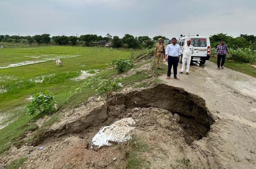 Alarm bells in Ganjar due to heavy rain and water released from barrages