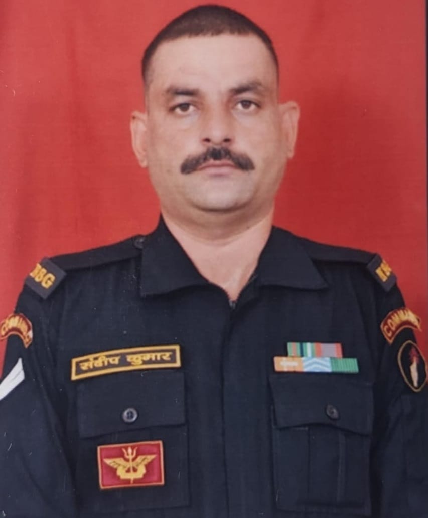 Hero Sandeep cremated with honors in Mundsa