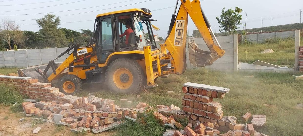 DTP's bulldozer runs on illegal construction