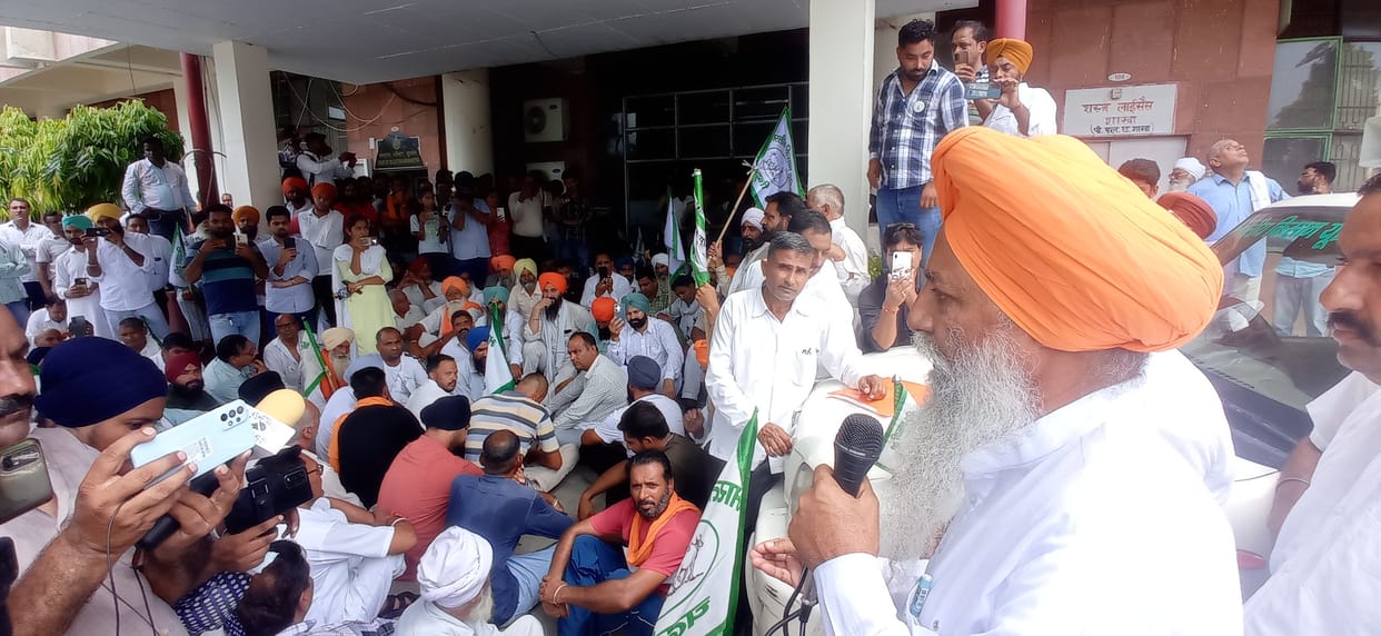 Bharatiya Kisan Union on the path of agitation, farmers took to the streets