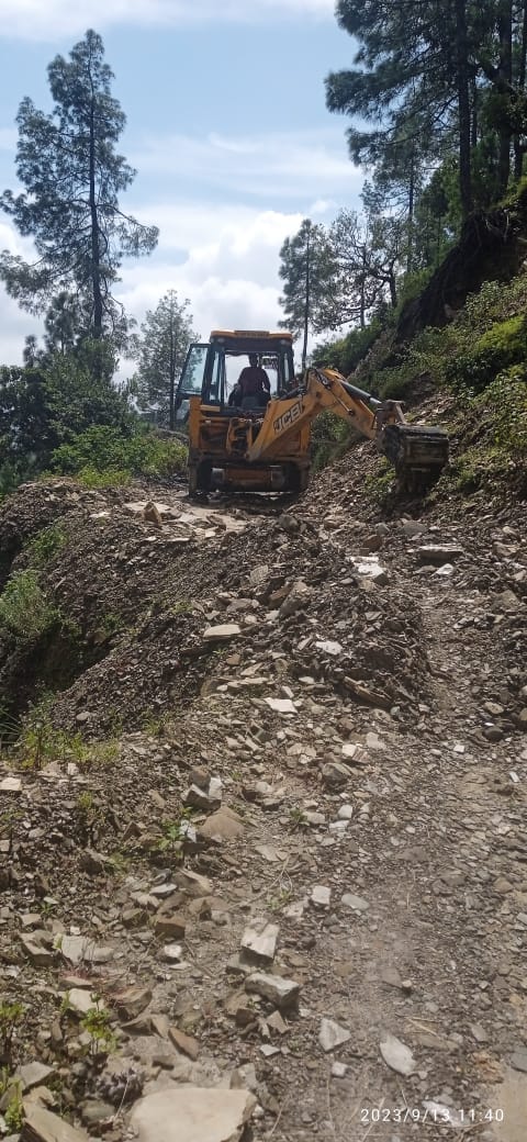 Traffic stopped on four roads in Almora