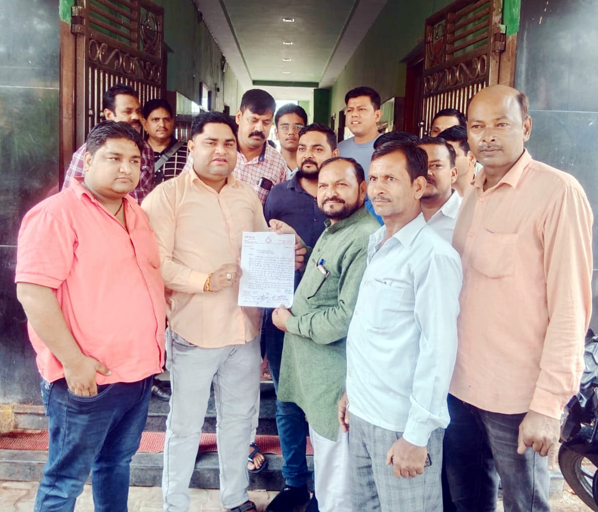 Councilors demanded resolution of problems