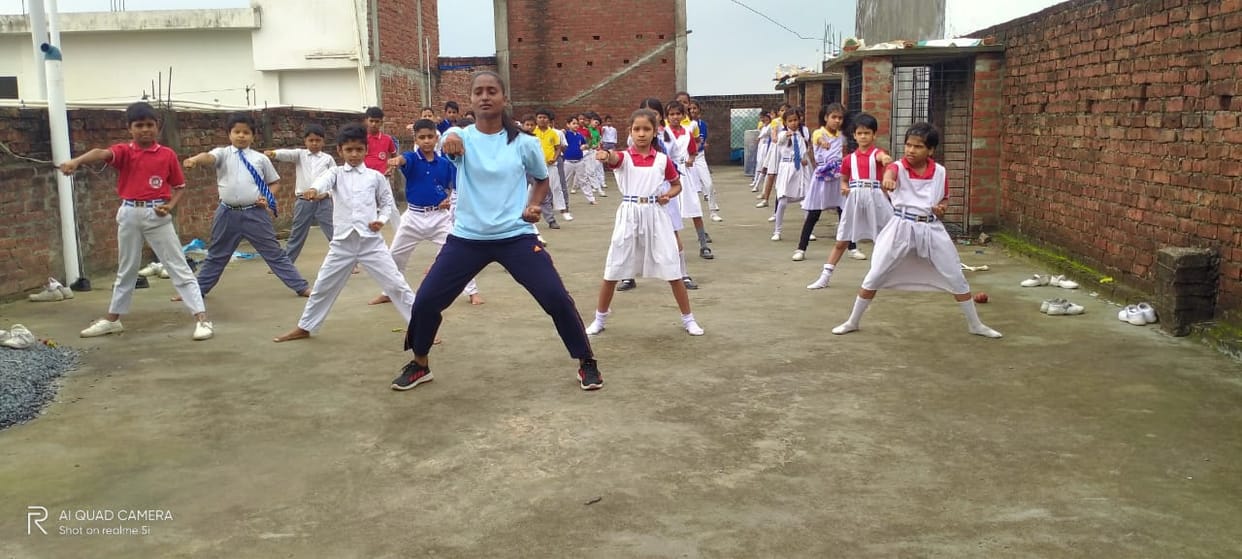 Gold medalist player is now giving Taekwondo training to students