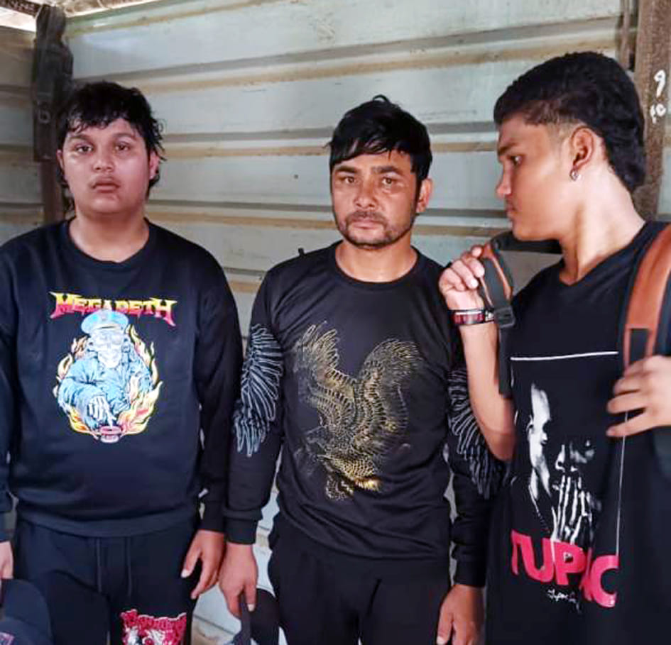 SSB caught three Nepalis who fled after stealing from Karnataka