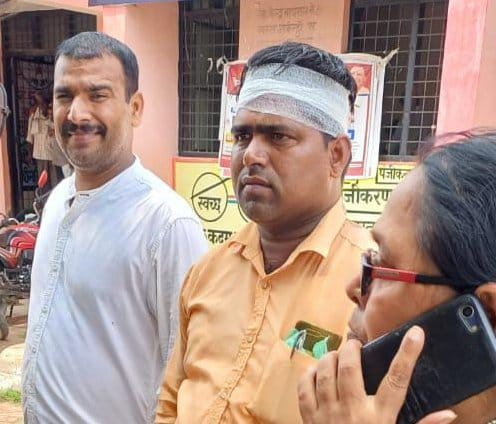 Miscreants fired on tiny branch operator and looted Rs 1.5 lakh
