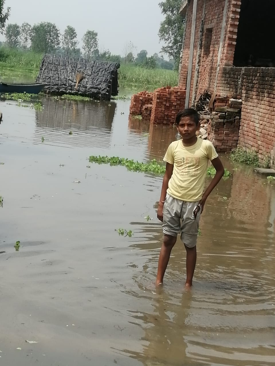 Gangan river water entered Basera Khurd village