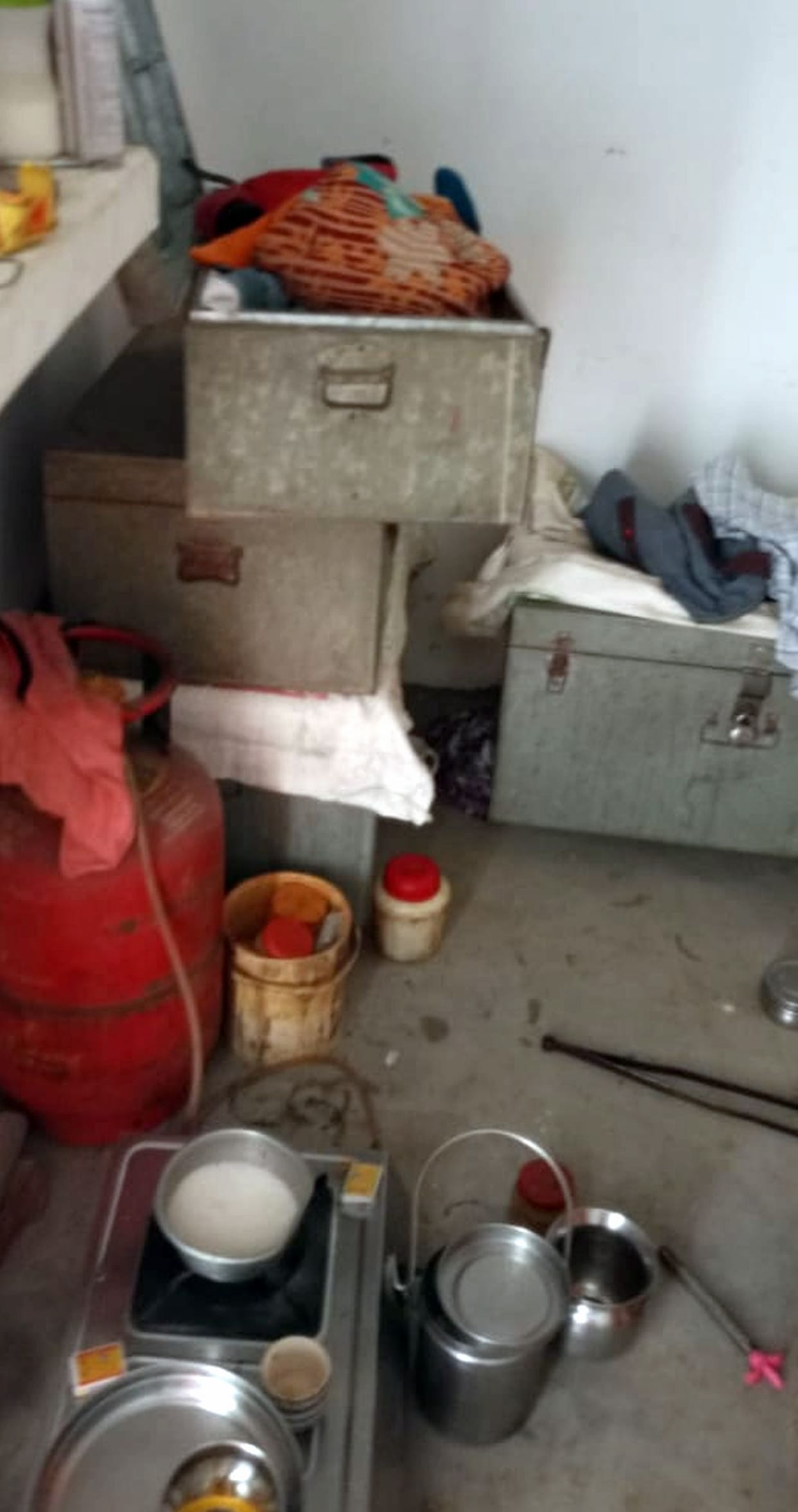 Goods worth Rs 1.5 lakh stolen from house in Khedadas