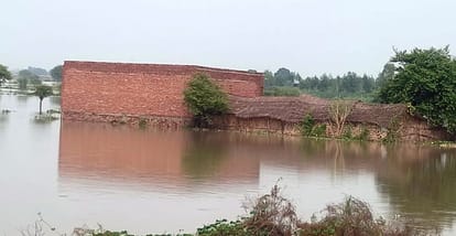 Road of two bridges connecting Dataganj to Shahjahanpur closed