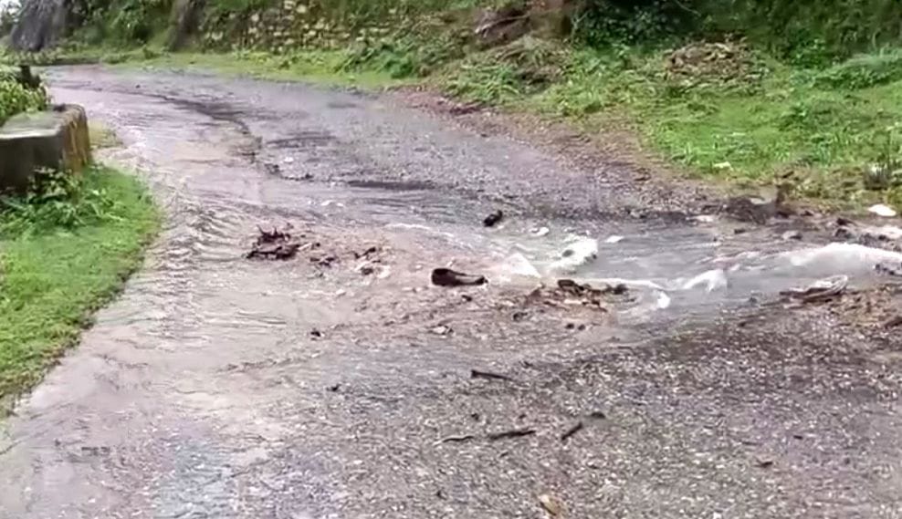 Water flowing on the road due to blockage of drains and scrubbers