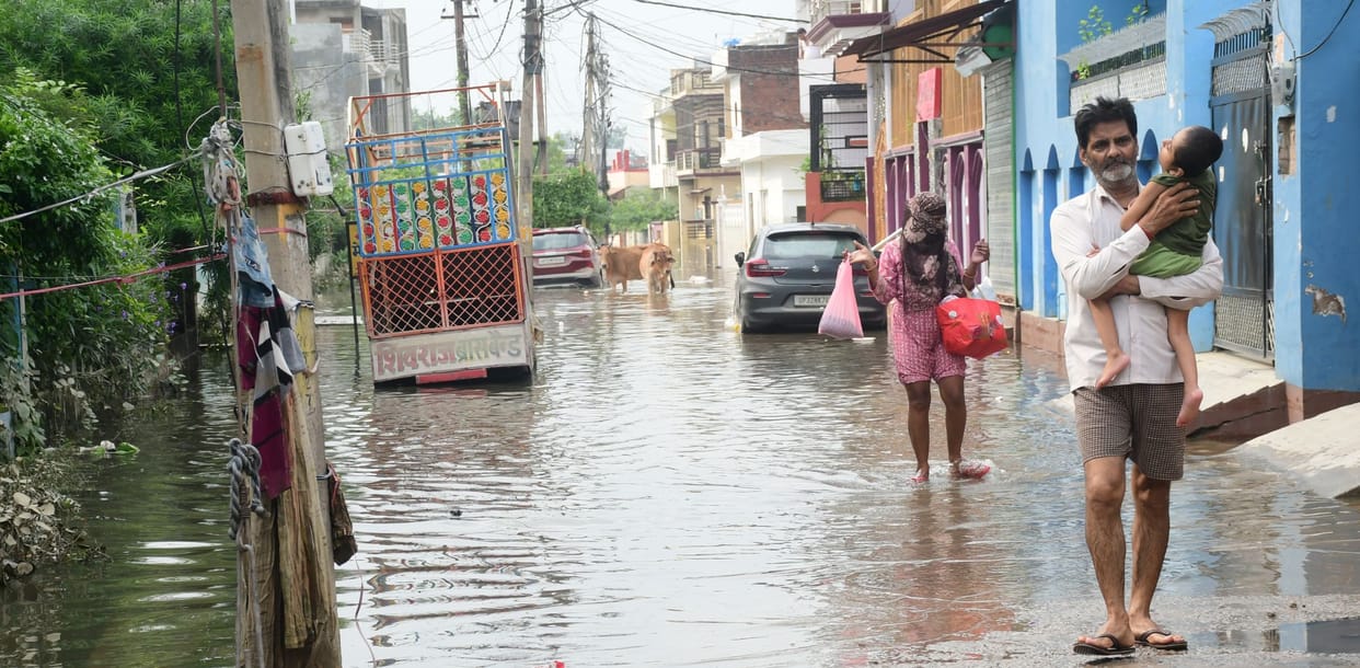 72 hours under water, hundreds still stuck