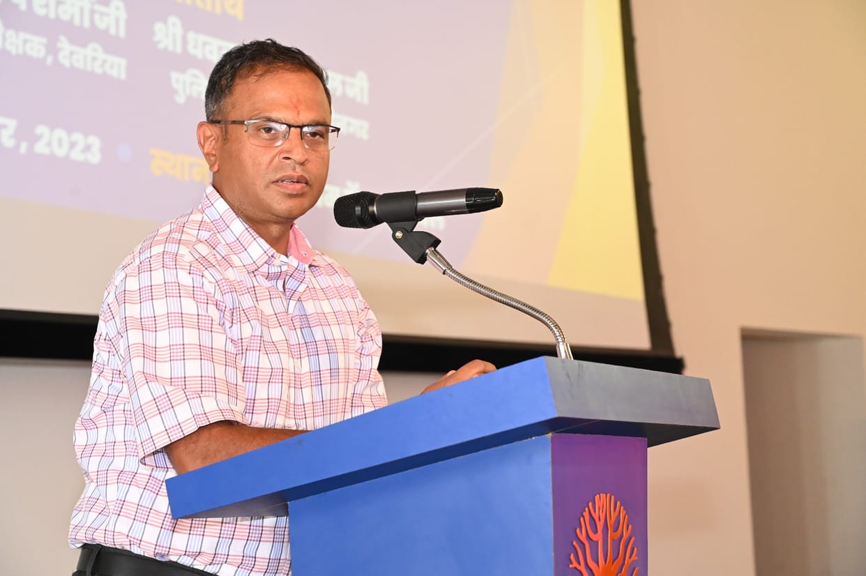Youth should also move towards entrepreneurship: Akhil Kumar