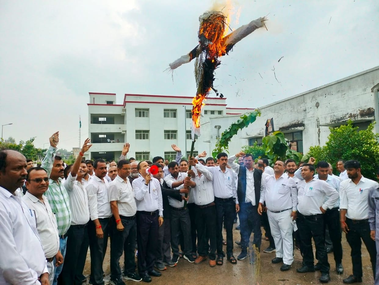 Expressed protest by burning the effigy of the state government