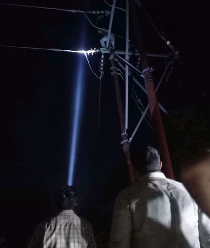 Due to fault in 33 KV line, power supply of Kant was disrupted for eight hours.