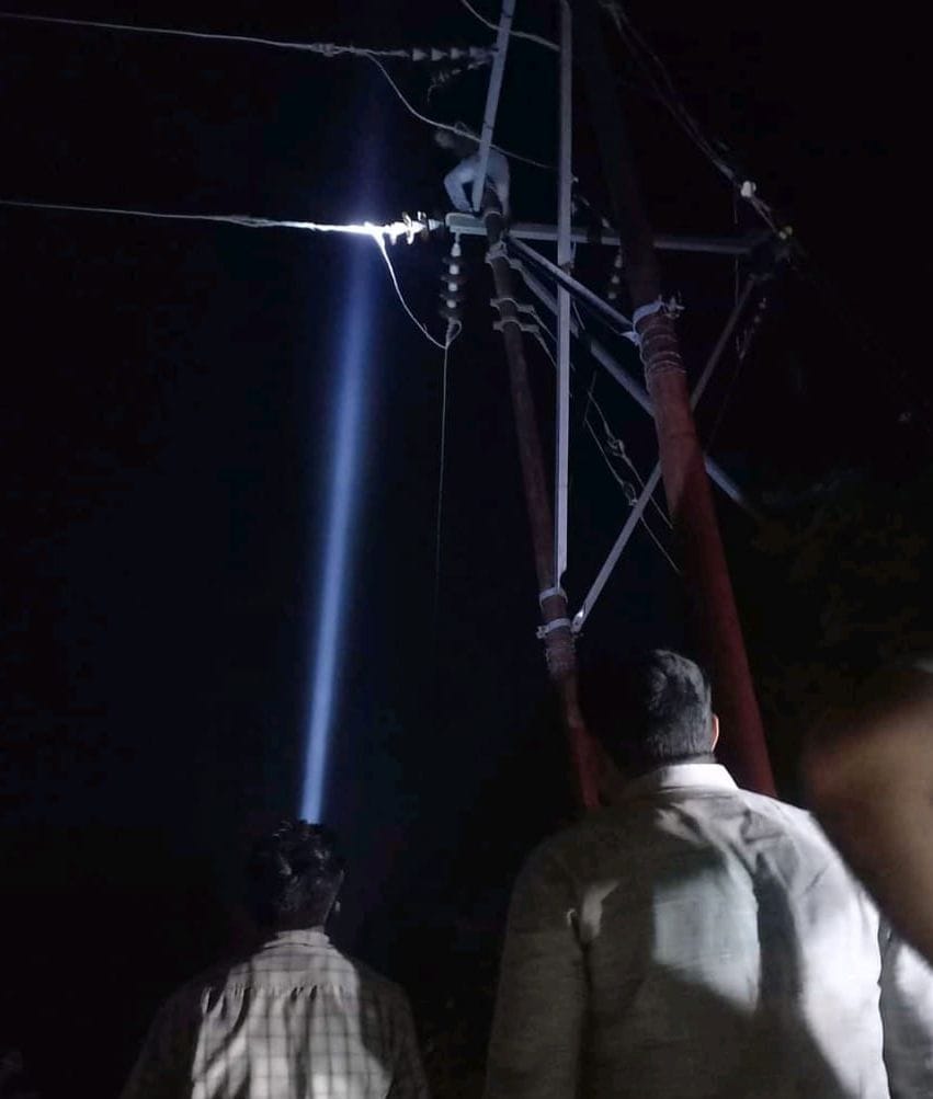 Due to fault in 33 KV line, power supply of Kant was disrupted for eight hours.