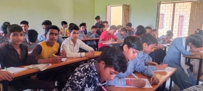 Importance of Hindi explained through speech and essay